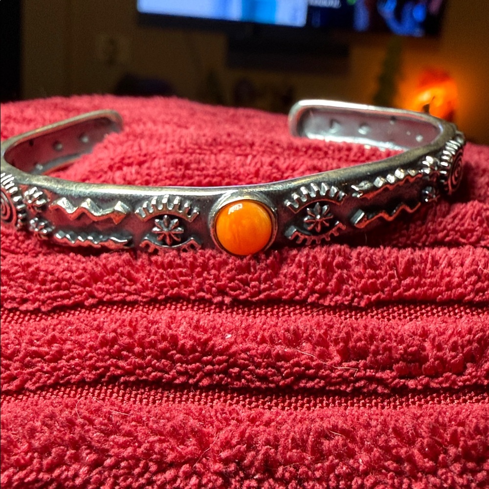 India 925 Sterling Silver Cuff w/ Spiny Oyster – Southwest Style 18g